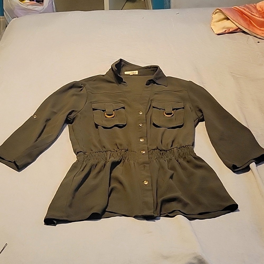 Green 3/4 sleeve mesh shirt